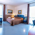 San Luca 4*